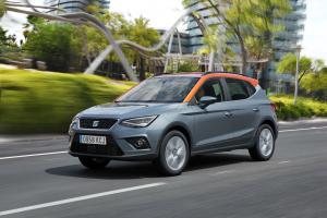 Seat Arona 2017 года